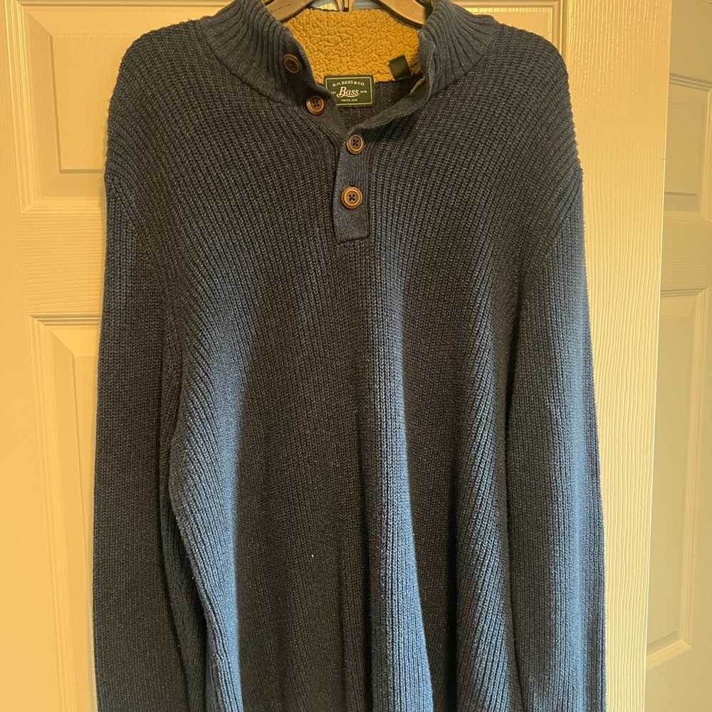 Bass and Co. Men's Blue Sweater
